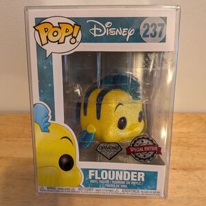 Funko Pop! Disney Flounder Special Edition - Yellow and Blue